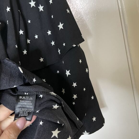 J.O.A Tie Waist tiered Star Print black blouse top size XS - Picture 6 of 7